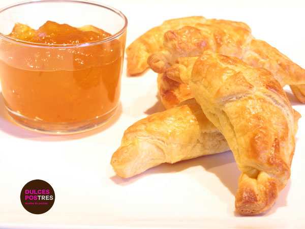 Receta de Croissant con confitura de naranja