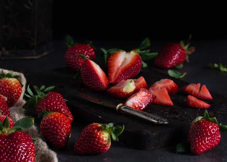 Fresas troceadas para el batido de fresas