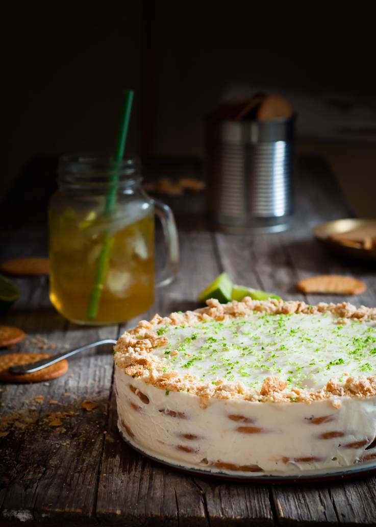 Tarta carlota de limón fría con Galletas María - DulcesPostres