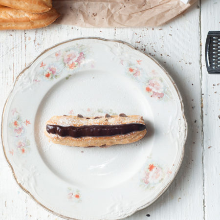 eclairs de chocolate